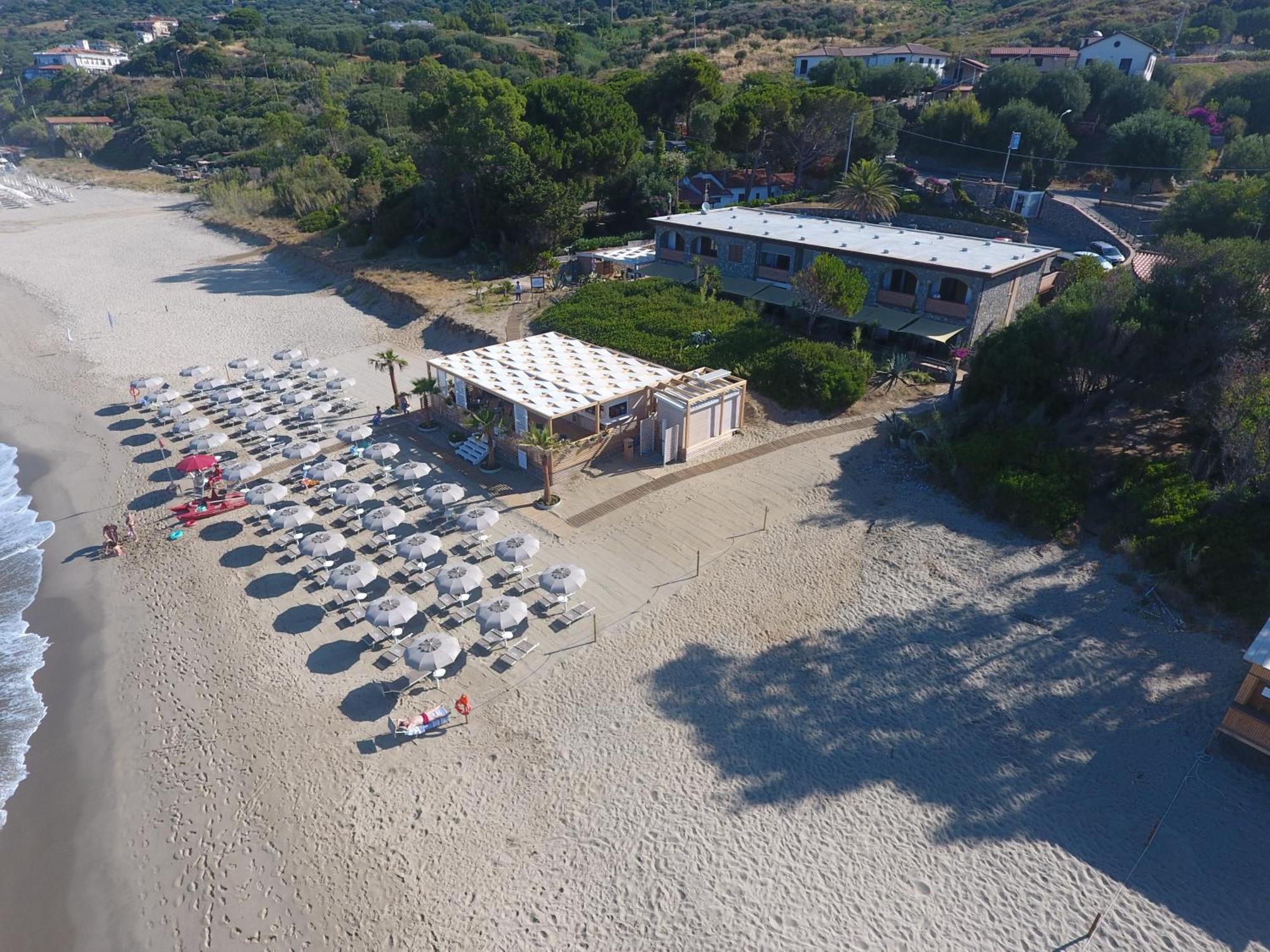 بيسكيوتا Residence Le Palme - Appartamenti Sul Mare - Spiaggia Tra Palinuro E Caprioli المظهر الخارجي الصورة