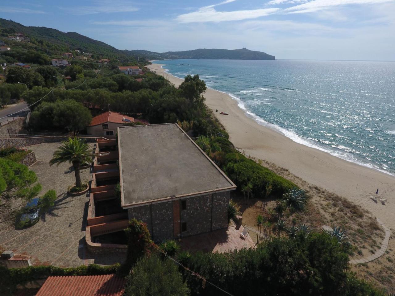 بيسكيوتا Residence Le Palme - Appartamenti Sul Mare - Spiaggia Tra Palinuro E Caprioli المظهر الخارجي الصورة