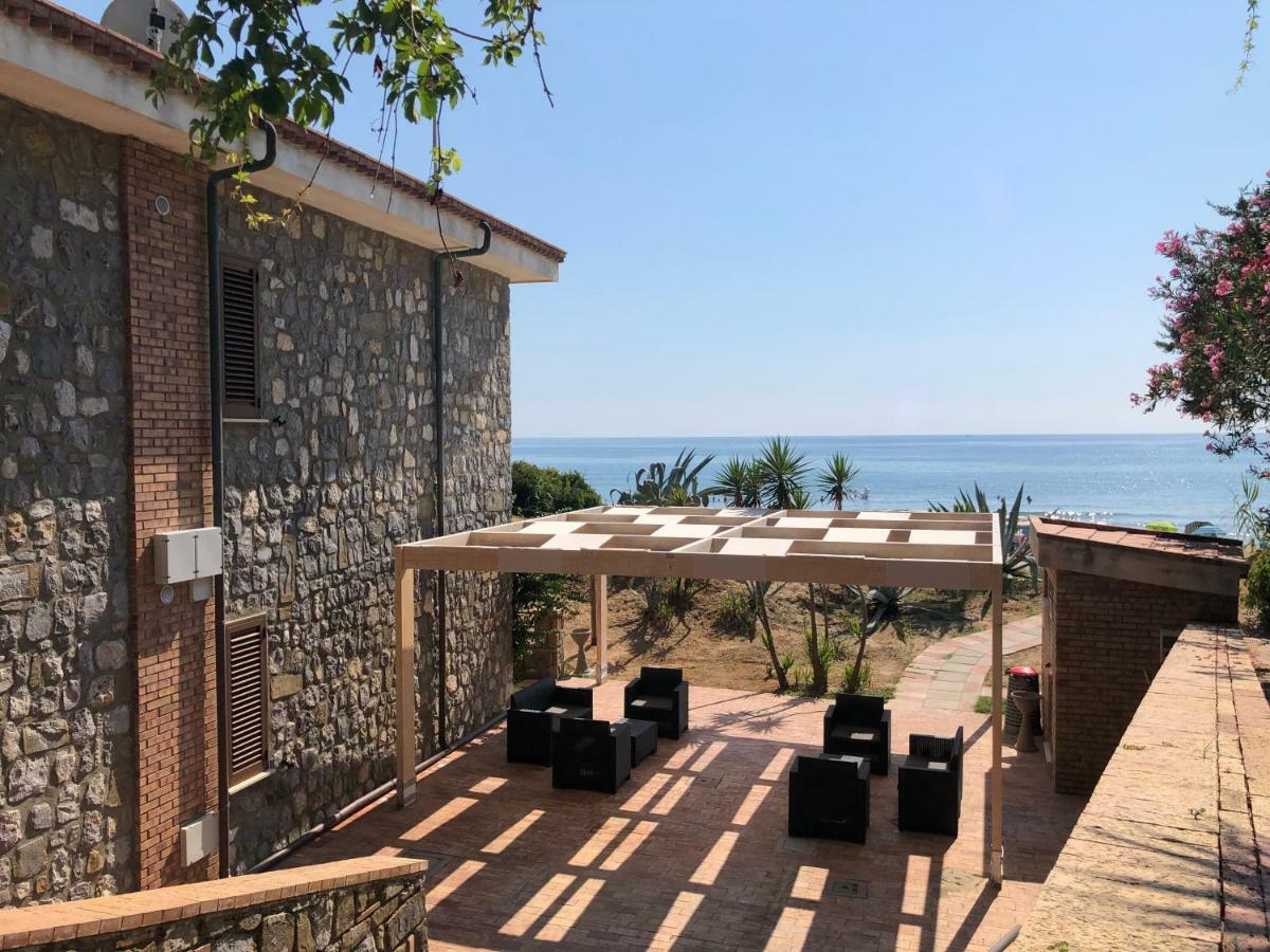 بيسكيوتا Residence Le Palme - Appartamenti Sul Mare - Spiaggia Tra Palinuro E Caprioli المظهر الخارجي الصورة